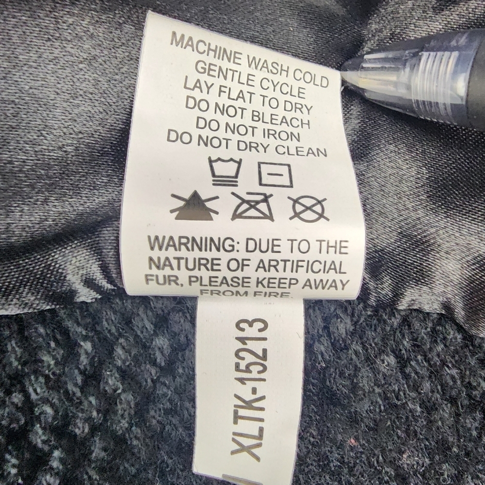Mud Pie Chic Black White And Gray Faux Fur Vest with Belt Size Large - Picture 5 of 10
